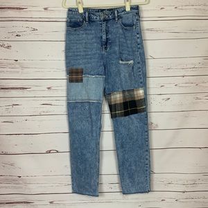 HOLLISTER Ultra High-Rise Mom Jean Vintage Stretch With Flannel Patches And Rip